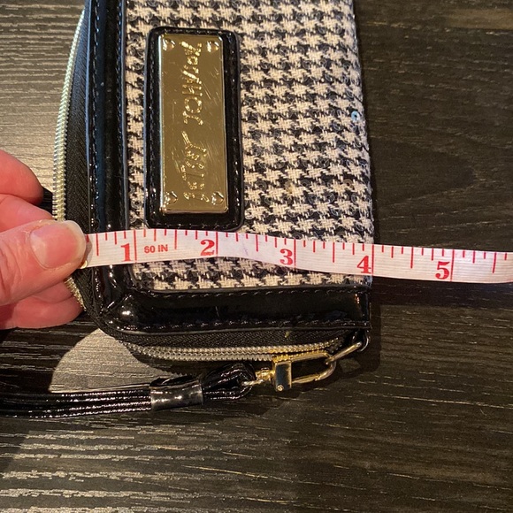 BOTH OF THESE Betsey Johnson wristlet and bag Both perfect condition!! - Picture 8 of 16
